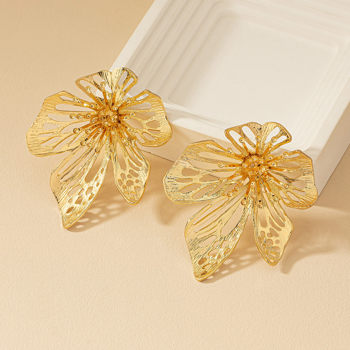 Minimalist Beautiful Flowers Earrings